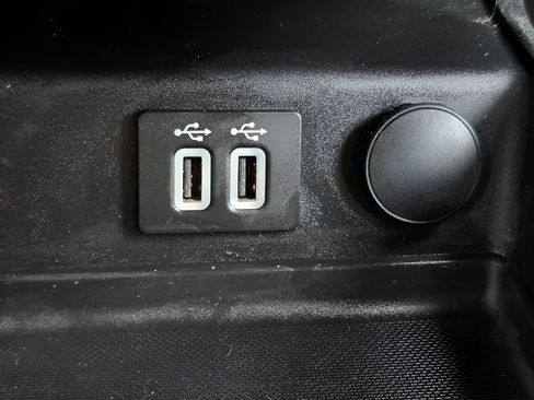 Used 2020 Ford Fusion Titanium image 33