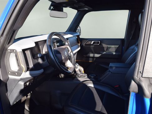 Used 2023 Ford Bronco Badlands image 9