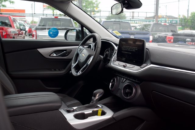 Used 2025 Chevrolet Blazer LT FWD image 27