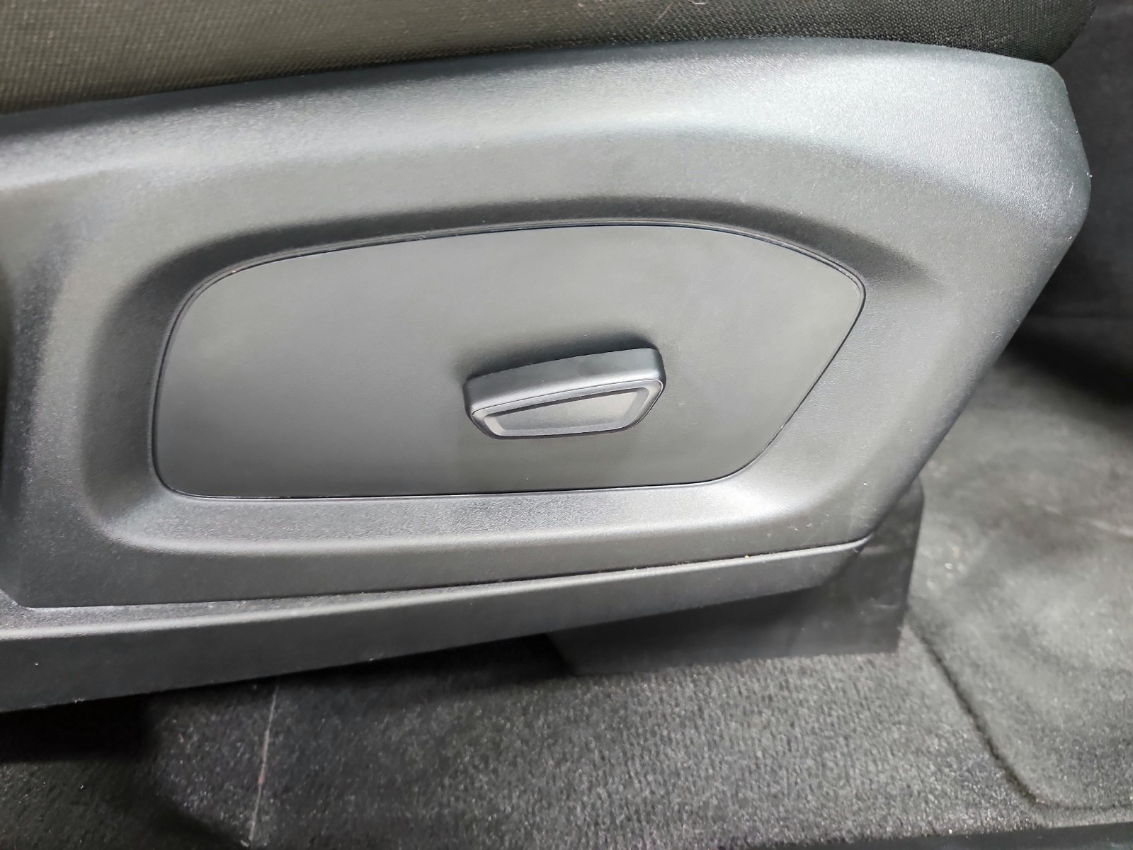 Used 2021 Ford Explorer XLT RWD image 38