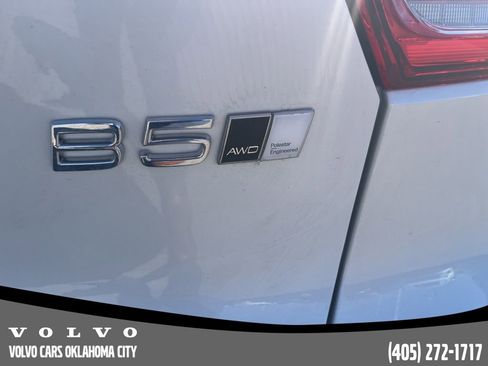 Certified 2023 Volvo XC40 B5 Ultimate w/ Protection Package Premier image 7