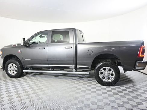 Used 2023 RAM 2500 Laramie AWD/4WD image 3
