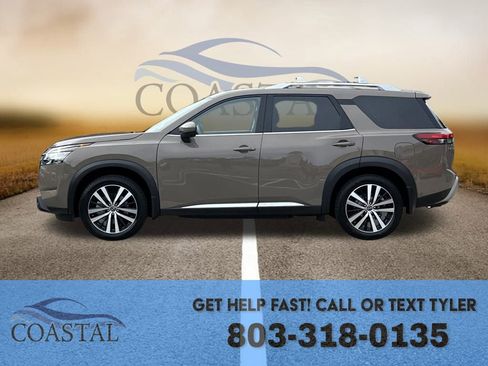Used 2024 Nissan Pathfinder Platinum w/ Cargo Package image 18
