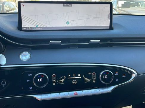 Used 2025 Genesis GV70 2.5T image 18