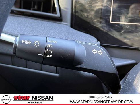 Used 2025 Nissan Kicks SV w/ SV Premium Package image 20