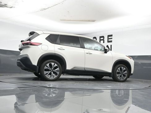 Used 2023 Nissan Rogue SV image 24