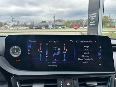 Used 2022 Lexus ES 300h w/ Luxury Package FWD image 30