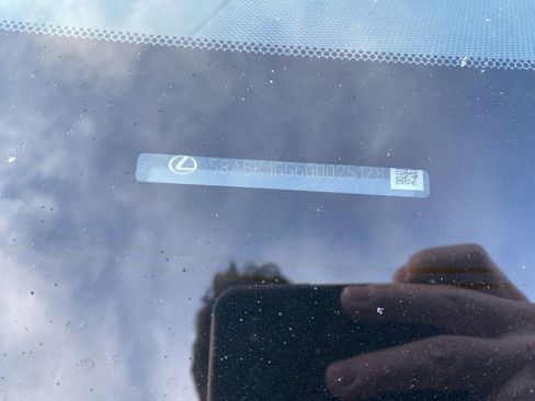 Used 2016 Lexus ES 350 w/ Premium Package w/Wood Trim image 11