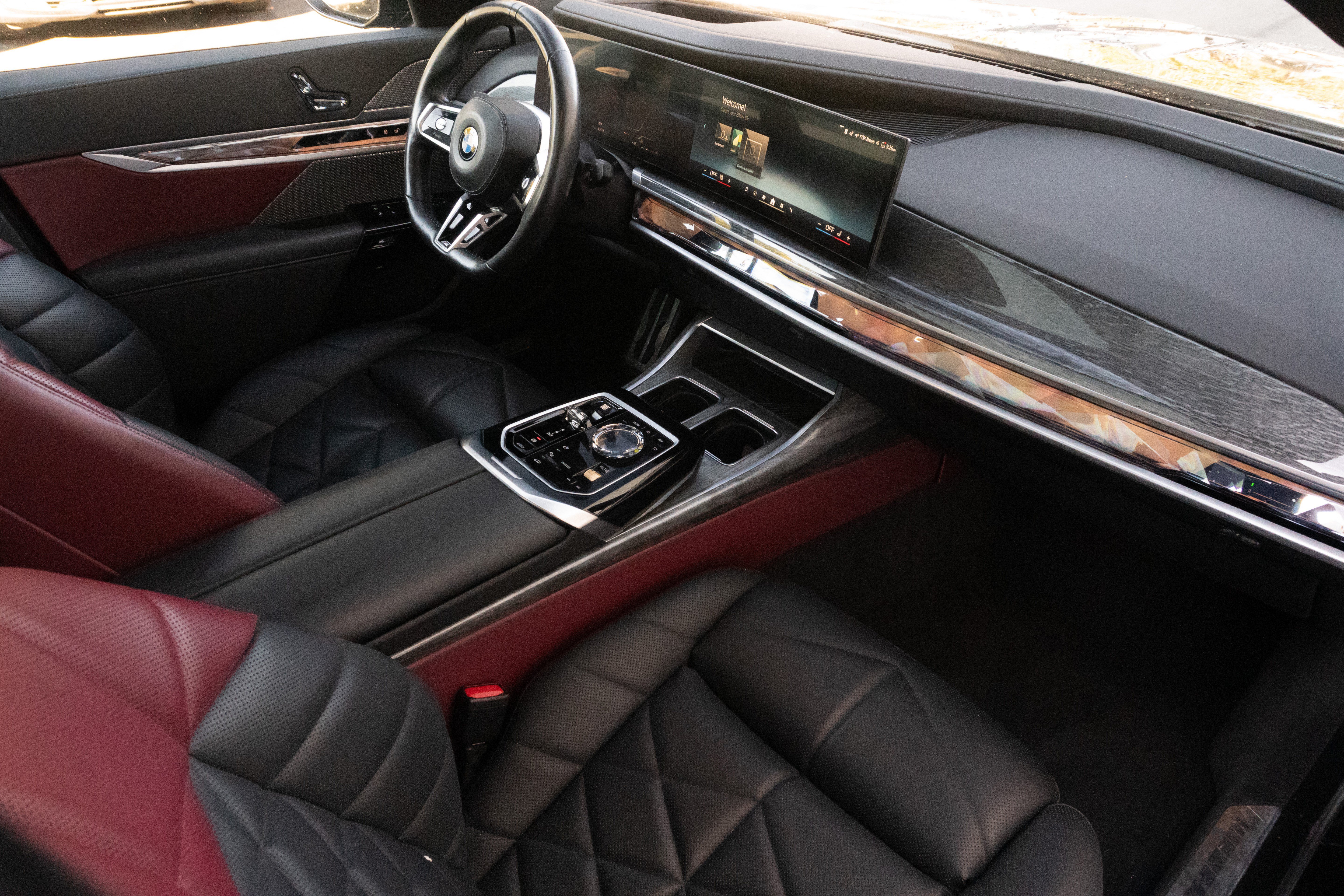 Certified 2024 BMW 740i w/ Premium Package 2 RWD image 11