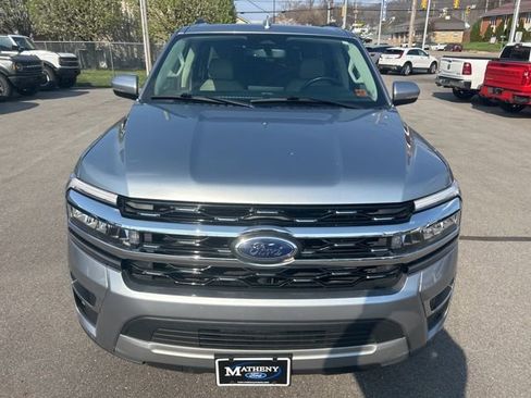 Used 2024 Ford Expedition Limited image 3