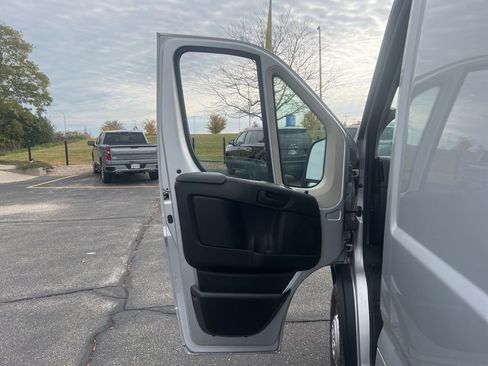 Used 2021 RAM ProMaster 2500 w/ Convenience Group image 8