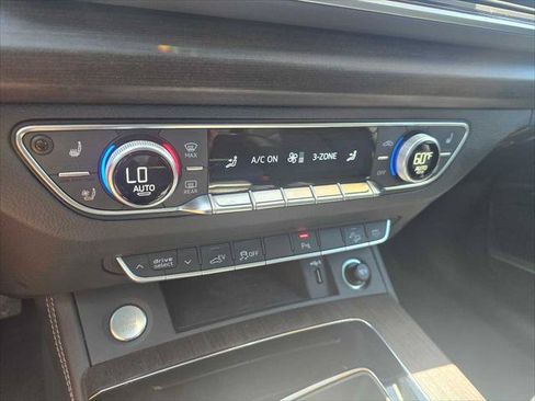 Used 2023 Audi Q5 e Premium Plus w/ Premium Plus Package AWD/4WD image 31