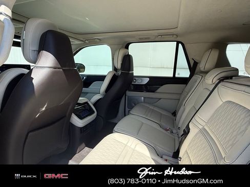 Used 2022 Lincoln Navigator Black Label AWD/4WD image 9