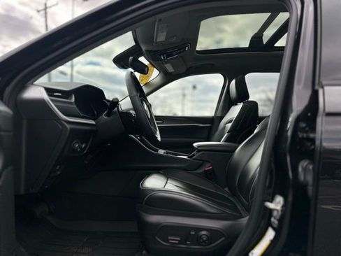 Used 2023 Jeep Grand Cherokee L Limited image 10