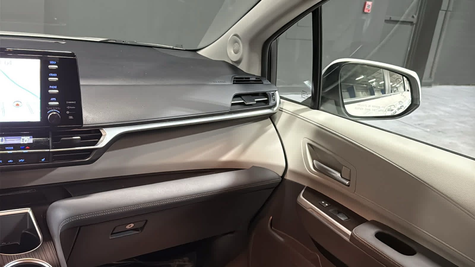 Used 2021 Toyota Sienna XLE w/ XLE Plus Package AWD/4WD image 25