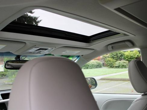 Used 2011 Toyota Sienna XLE w/ Entertainment Pkg AWD/4WD image 10
