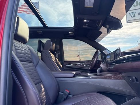 Used 2024 Cadillac Escalade Sport Platinum image 35