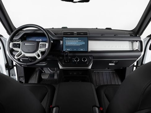 Used 2024 Land Rover Defender 110 SE image 29