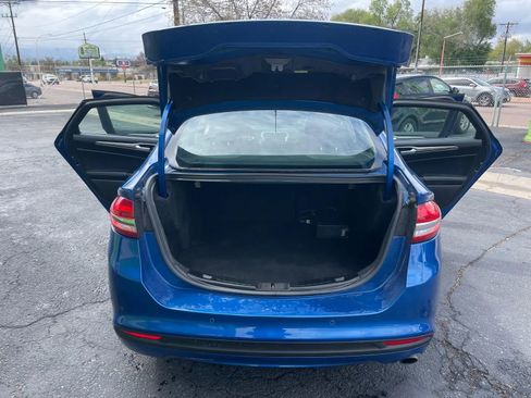 Used 2017 Ford Fusion SE w/ Fusion SE Technology Package FWD image 20