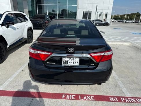 Used 2015 Toyota Camry SE FWD image 7
