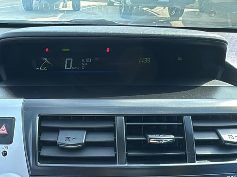 Used 2013 Toyota Prius V image 17