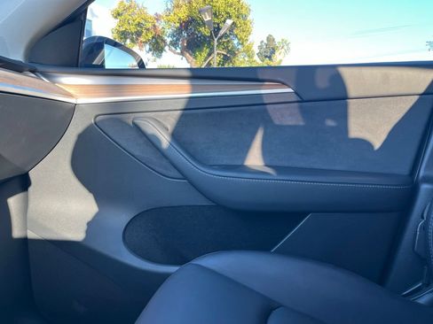 Used 2023 Tesla Model Y Performance AWD/4WD image 18