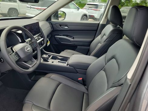 New 2026 Nissan Pathfinder SL FWD image 8