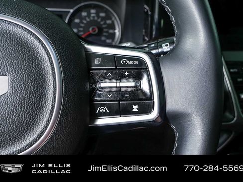 Used 2023 Kia Sorento EX w/ Panoramic Sunroof Package FWD image 11