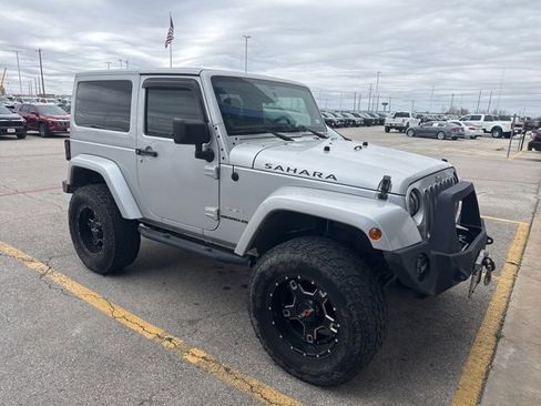 Used 2012 Jeep Wrangler Sahara image 3