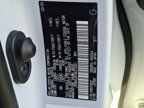 Used 2024 Toyota 4Runner SR5 AWD/4WD image 27