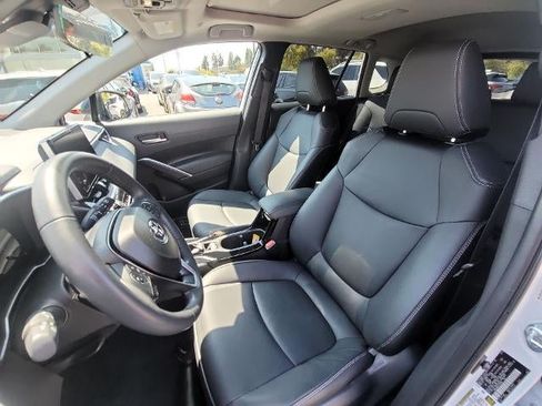 Used 2025 Toyota Corolla Cross XLE w/ Convenience Package AWD/4WD image 20