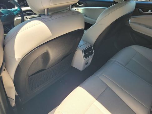 Used 2024 Genesis G70 2.5T AWD/4WD image 14