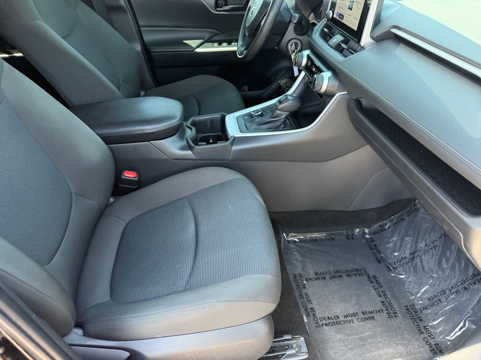 Used 2023 Toyota RAV4 LE AWD/4WD image 33