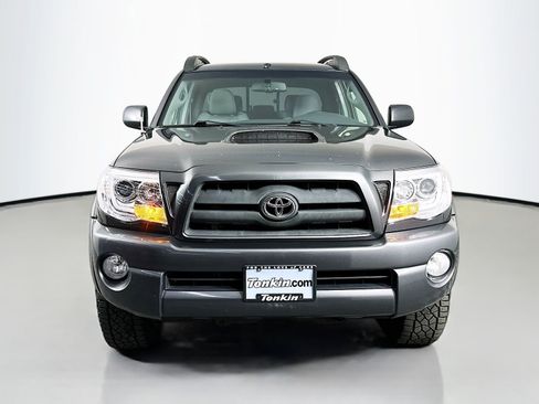 Used 2011 Toyota Tacoma PreRunner w/ TRD Sport Pkg RWD image 2
