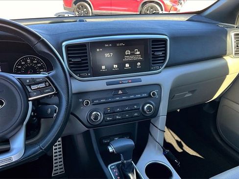 Used 2022 Kia Sportage Nightfall Edition image 8