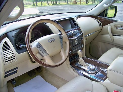 Used 2015 INFINITI QX80 4WD w/ 22" Wheel Package image 14