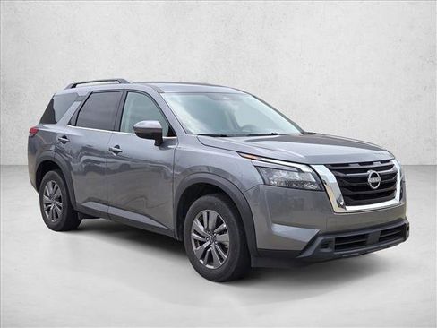Used 2025 Nissan Pathfinder SV AWD/4WD image 3