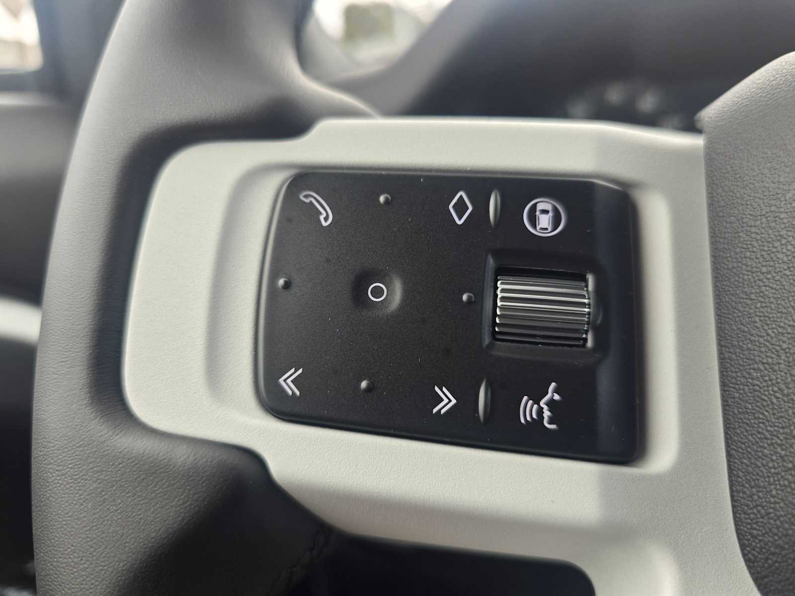 New 2026 Land Rover Defender 110 S AWD/4WD image 32