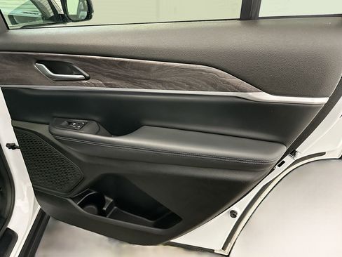 Used 2023 Jeep Grand Cherokee L Limited image 34