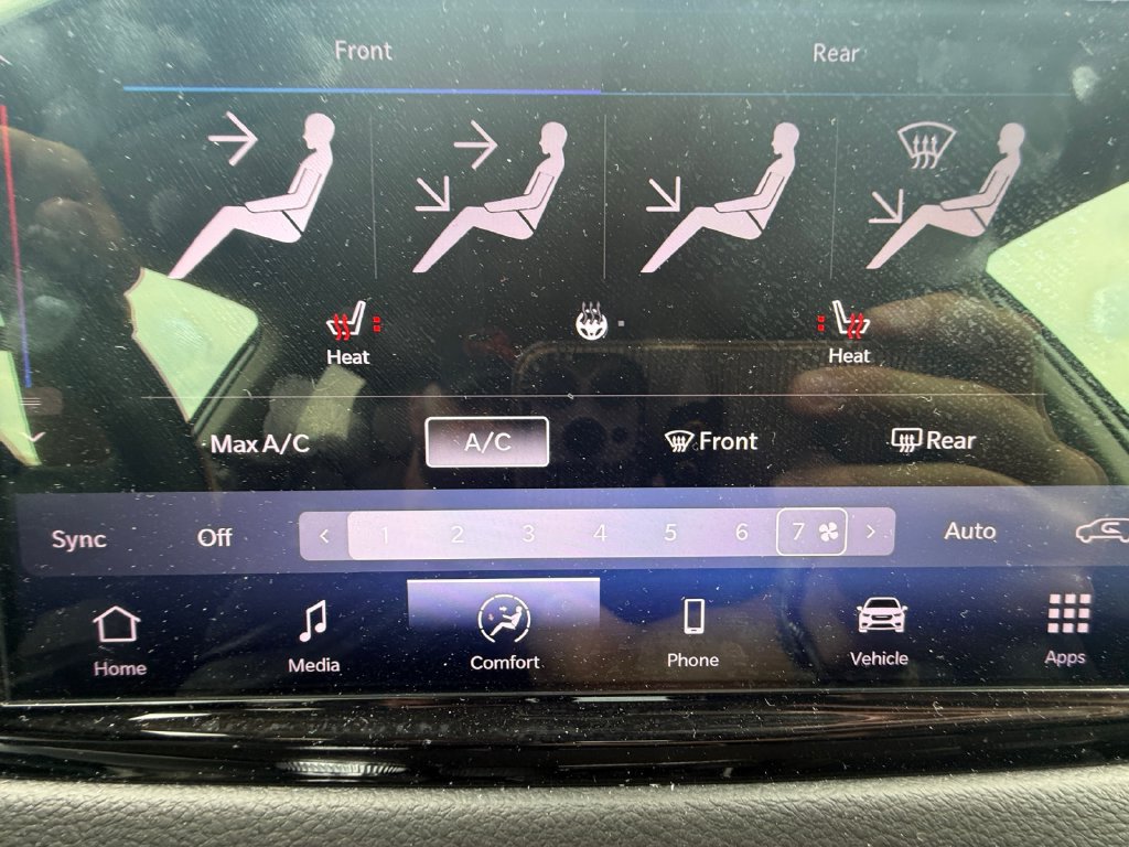 Used 2024 Chrysler Pacifica Touring-L FWD image 33