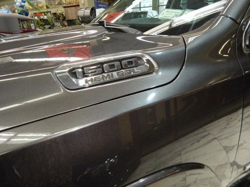 Used 2019 RAM 1500 Laramie image 10