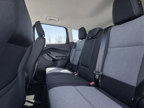 Used 2019 Ford Escape SE image 13