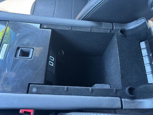 Used 2018 Ford Taurus Limited w/ Driver Assist Package image 28