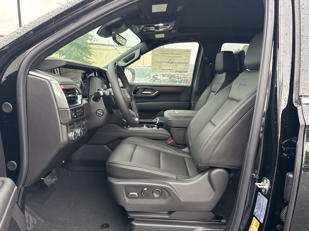 New 2027 GMC Yukon Denali w/ Denali Reserve Package AWD/4WD image 15