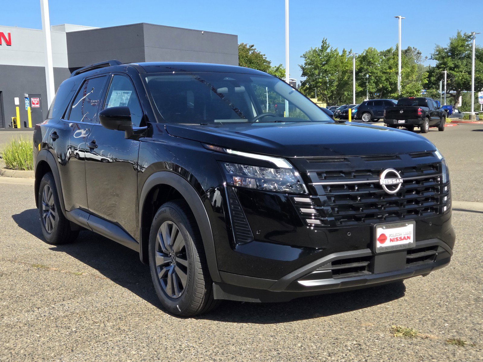 New 2026 Nissan Pathfinder SV AWD/4WD image 1
