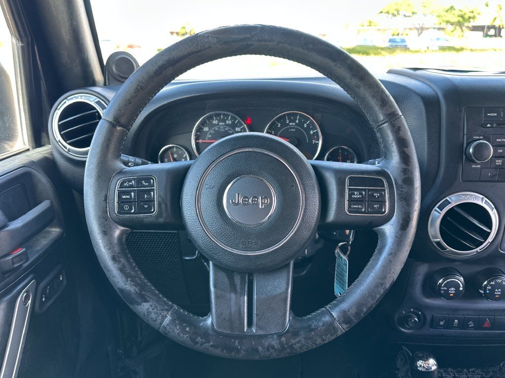 Used 2012 Jeep Wrangler Sahara w/ Connectivity Group AWD/4WD image 13
