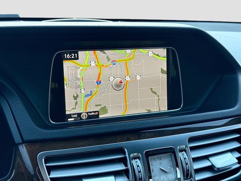 Used 2016 Mercedes-Benz E 350 4MATIC Sport Wagon image 13