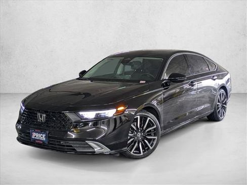 Used 2025 Honda Accord Touring image 1