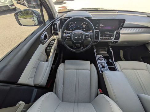 Used 2023 Kia Sorento SX Prestige w/ Panoramic Sunroof Package AWD/4WD image 19