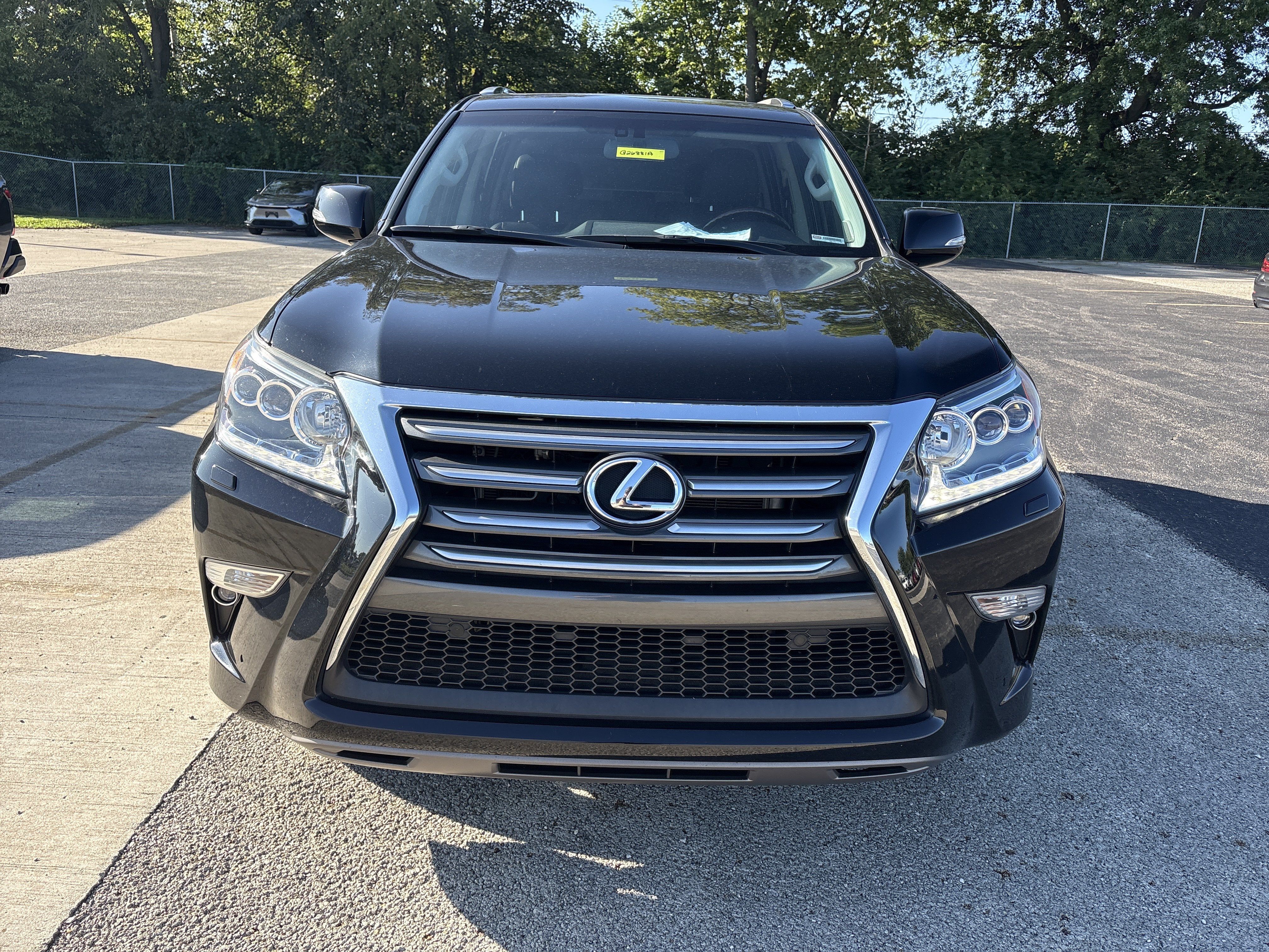 Used 2018 Lexus GX 460 Premium w/ Premium Package AWD/4WD image 2